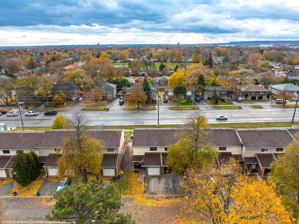 23-5017 Pinedale Avenue, Burlington, ON - Outdoor With View