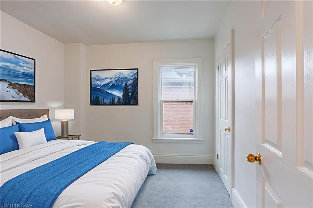 49 Myrtle Avenue, Hamilton, ON - Indoor Photo Showing Bedroom