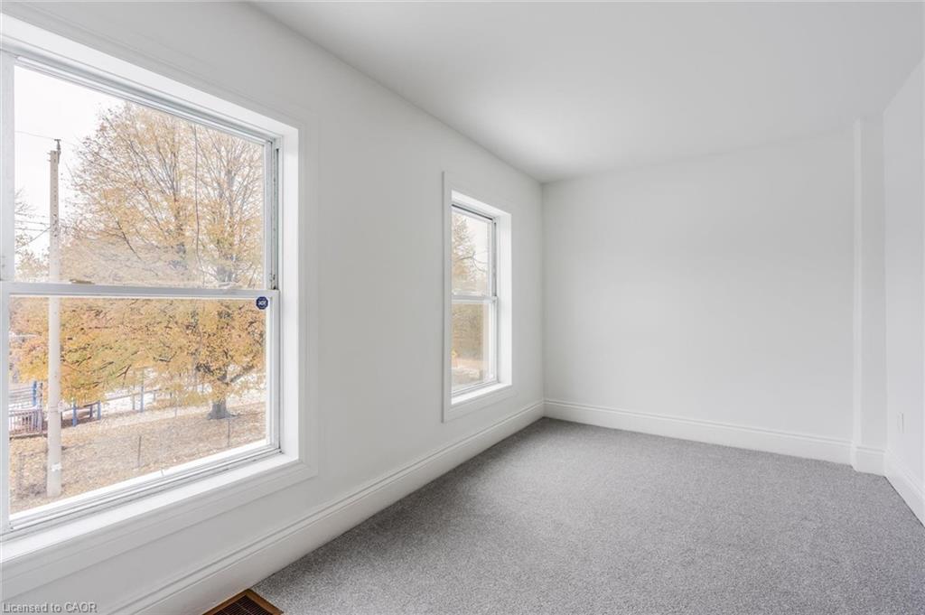 49 Myrtle Avenue, Hamilton, ON - Indoor Photo Showing Other Room