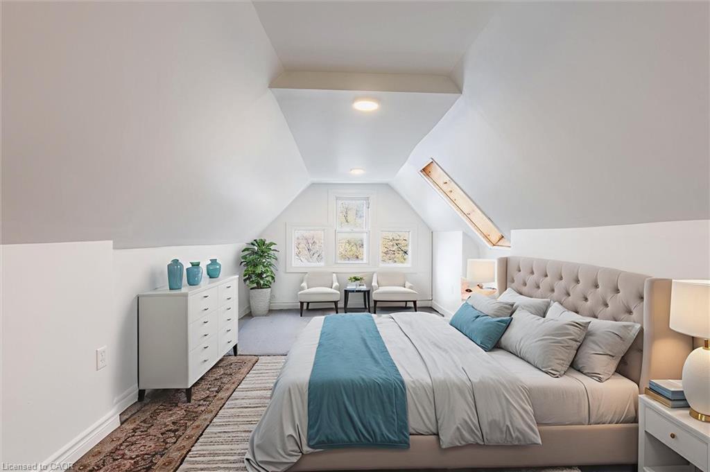 49 Myrtle Avenue, Hamilton, ON - Indoor Photo Showing Bedroom