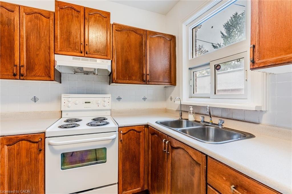 49 Myrtle Avenue, Hamilton, ON - Indoor Photo Showing Kitchen With Double Sink