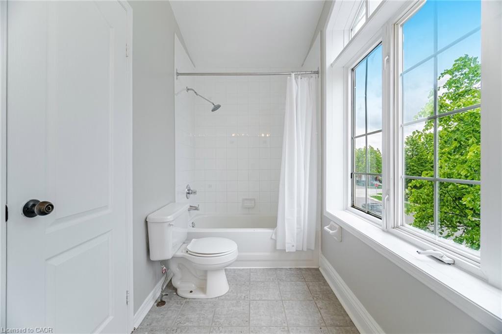 2676 Castle Hill Crescent, Oakville, ON - Indoor Photo Showing Bathroom