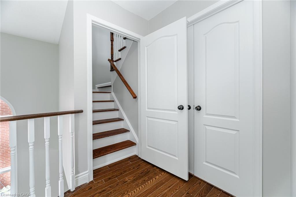 2676 Castle Hill Crescent, Oakville, ON - Indoor Photo Showing Other Room