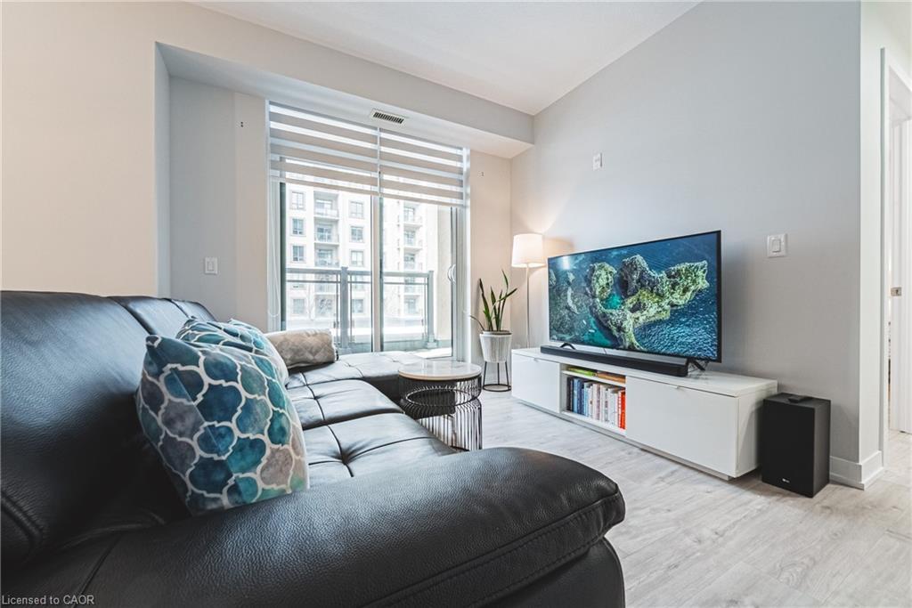 329-2486 Old Bronte Road, Oakville, ON - Indoor Photo Showing Other Room