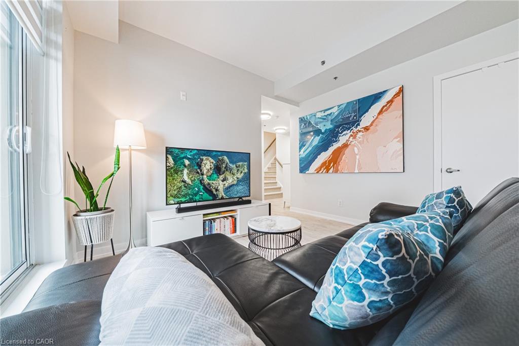 329-2486 Old Bronte Road, Oakville, ON - Indoor