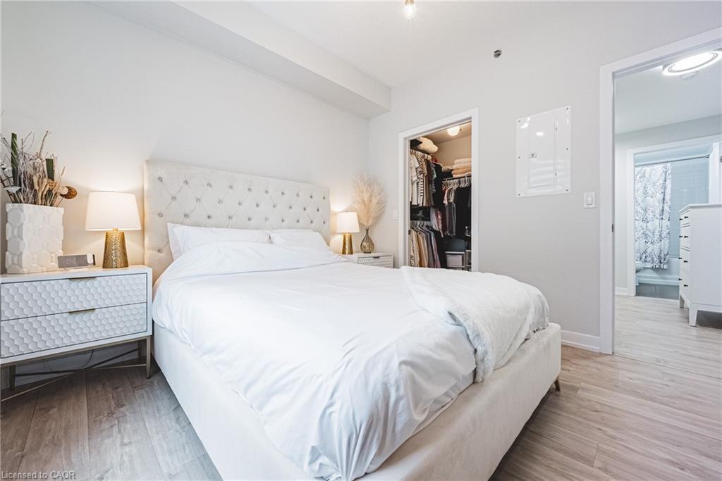 329-2486 Old Bronte Road, Oakville, ON - Indoor Photo Showing Bedroom