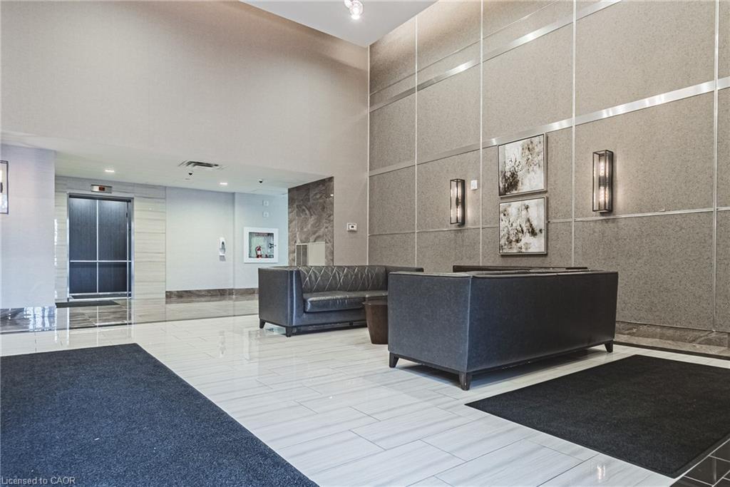 329-2486 Old Bronte Road, Oakville, ON - Indoor Photo Showing Other Room