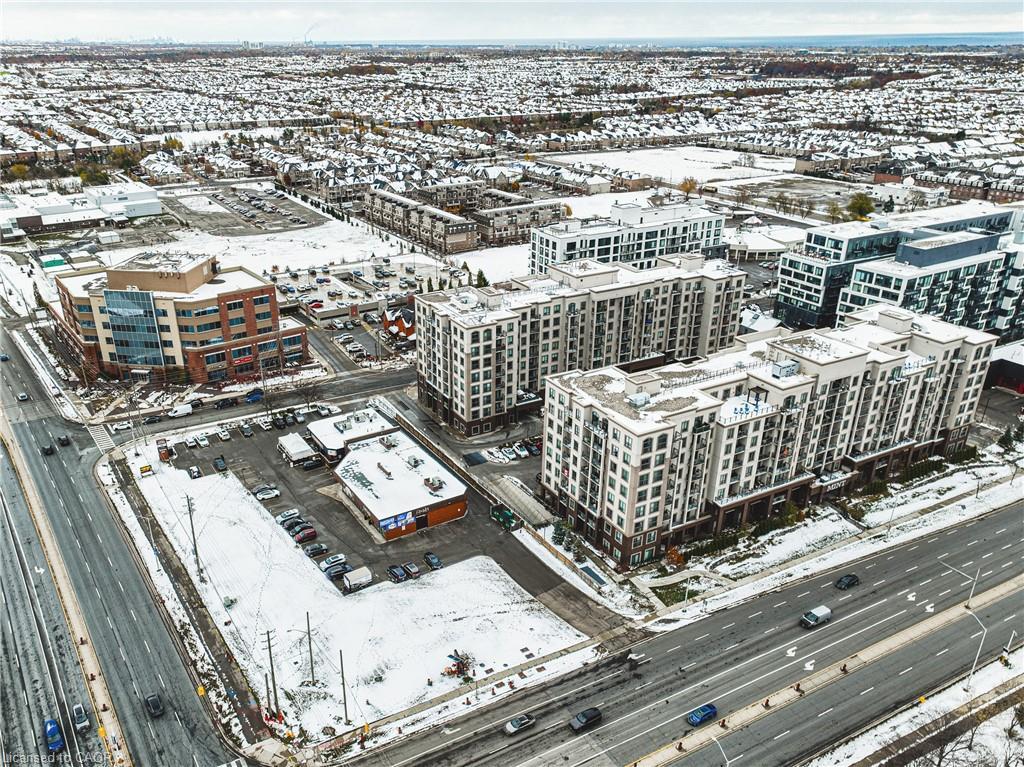 329-2486 Old Bronte Road, Oakville, ON - Outdoor