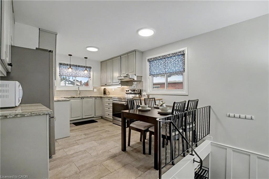 111 First Avenue, Cambridge, ON - Indoor