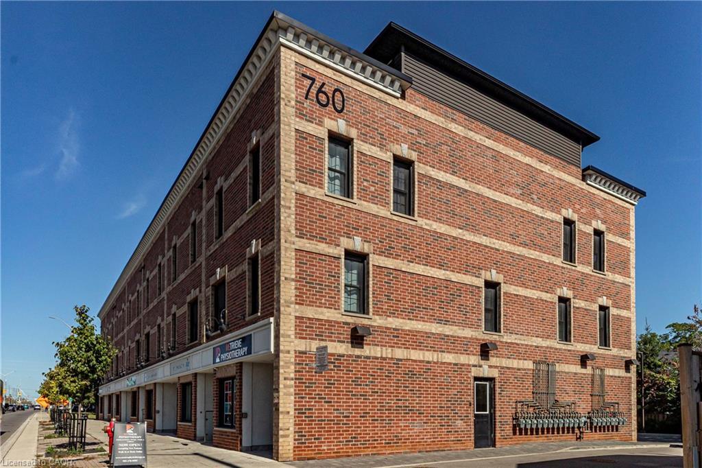 201-760 Lakeshore Road E, Mississauga, ON - Outdoor