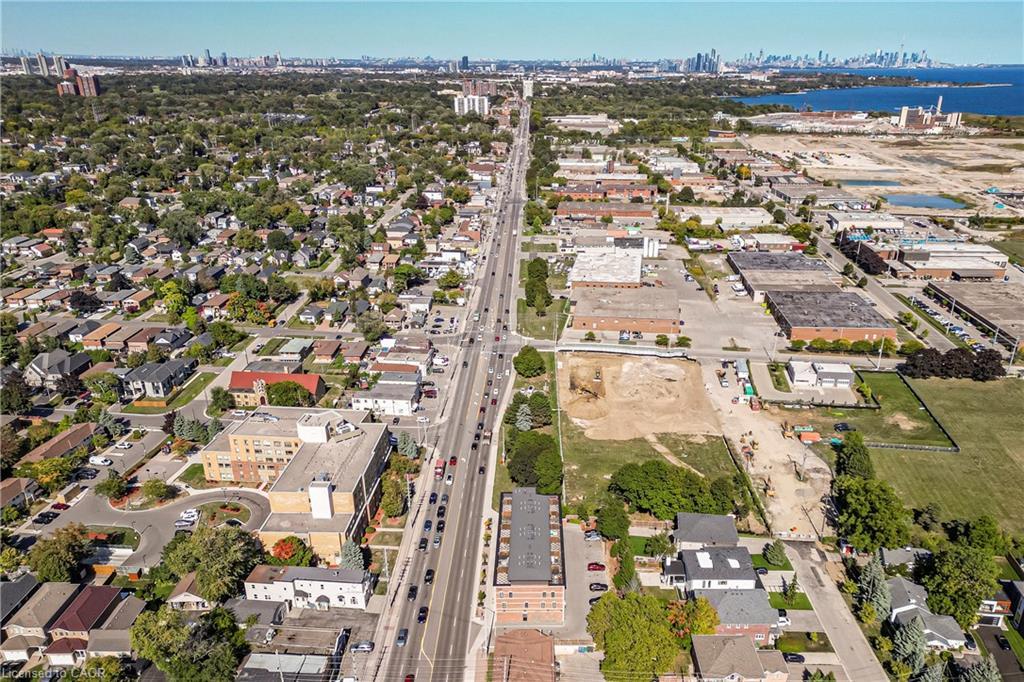 201-760 Lakeshore Road E, Mississauga, ON - Outdoor With View