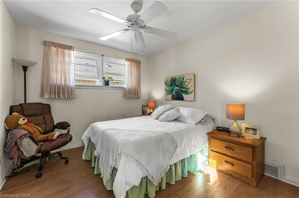 141 Riverbank Drive, Cambridge, ON - Indoor Photo Showing Bedroom