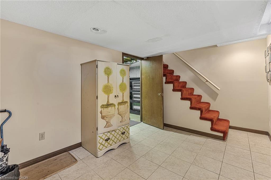 141 Riverbank Drive, Cambridge, ON - Indoor Photo Showing Other Room