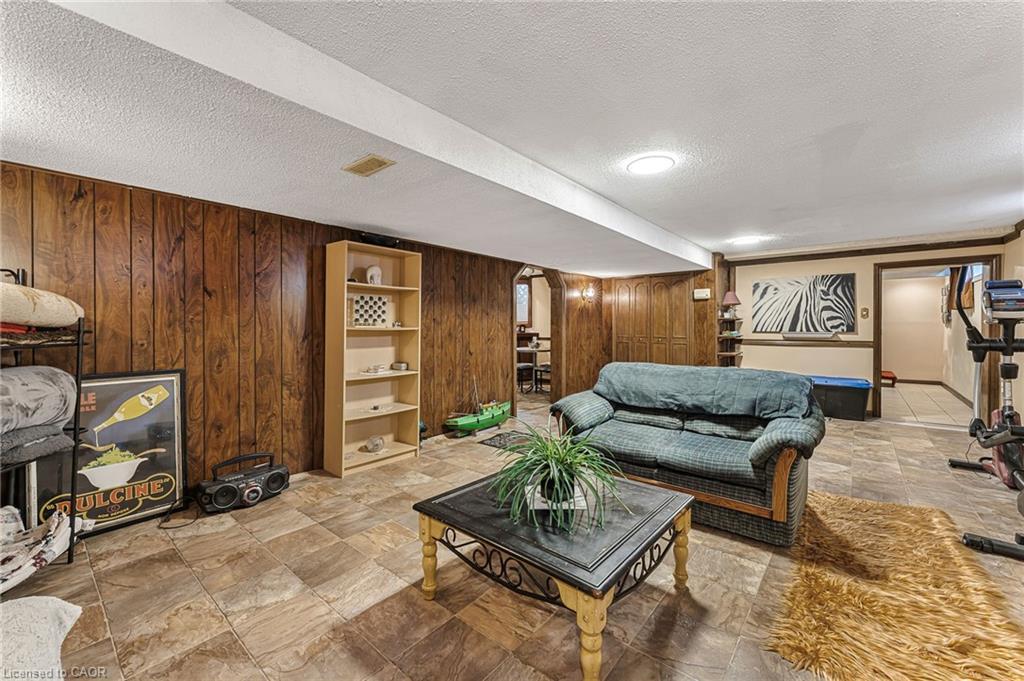 141 Riverbank Drive, Cambridge, ON - Indoor Photo Showing Living Room With Fireplace