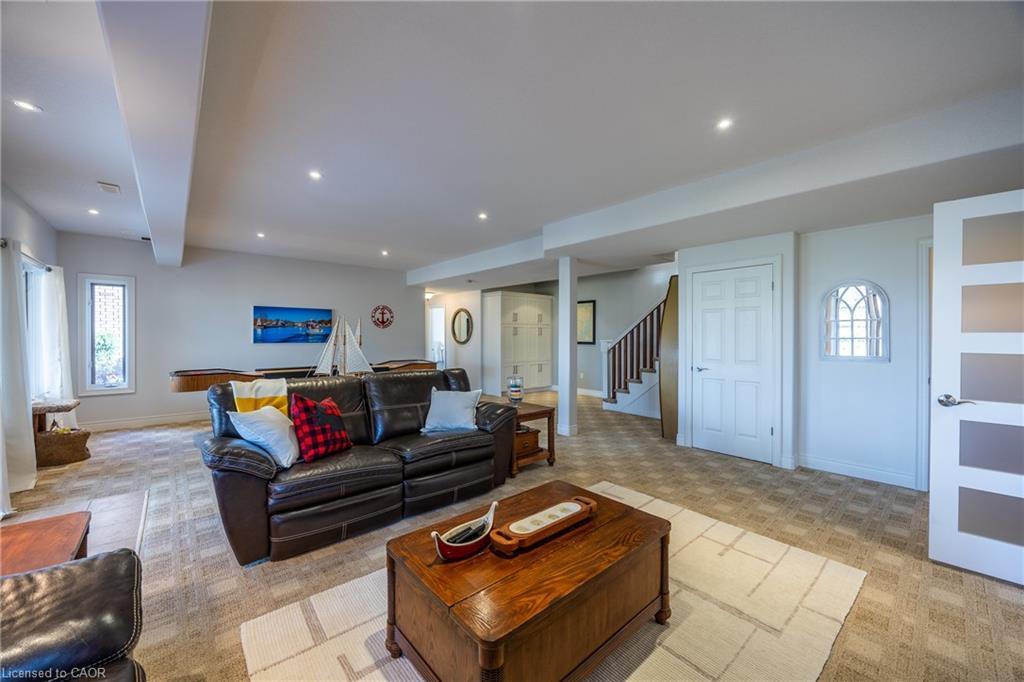 15 Silver Shadow Way, Port Dover, ON - Indoor Photo Showing Living Room