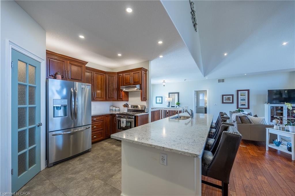 15 Silver Shadow Way, Port Dover, ON - Indoor Photo Showing Kitchen