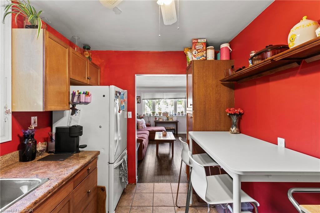 147 Summerhill Avenue, Hamilton, ON - Indoor Photo Showing Kitchen