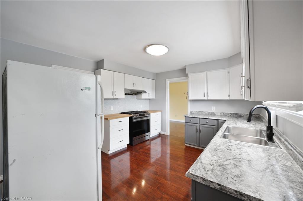 1 Jeffery Drive, Mulmur, ON - Indoor Photo Showing Kitchen With Double Sink