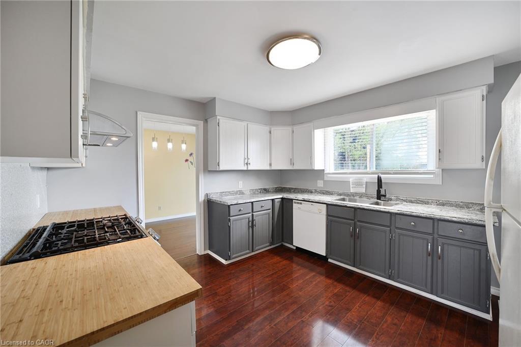 1 Jeffery Drive, Mulmur, ON - Indoor Photo Showing Kitchen