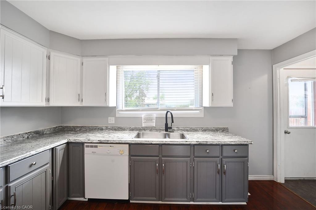 1 Jeffery Drive, Mulmur, ON - Indoor Photo Showing Kitchen With Double Sink