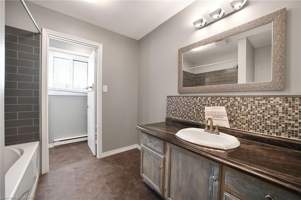 1 Jeffery Drive, Mulmur, ON - Indoor Photo Showing Bathroom