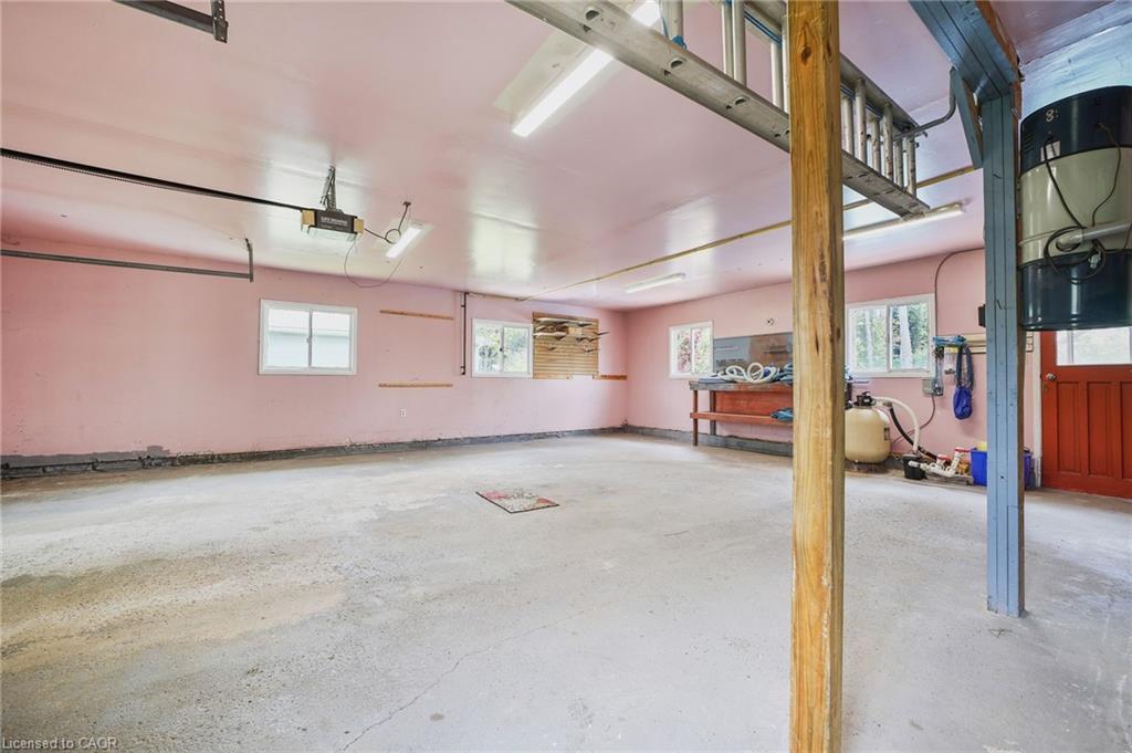 1 Jeffery Drive, Mulmur, ON - Indoor Photo Showing Garage