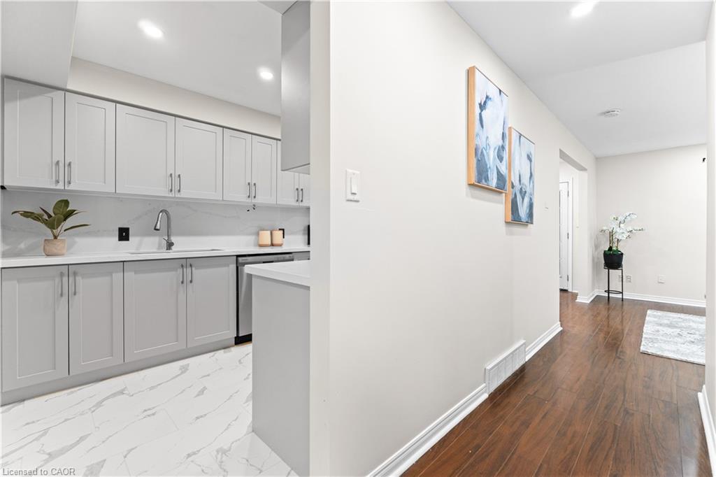 26 Woolwich Street, Kitchener, ON - Indoor Photo Showing Kitchen