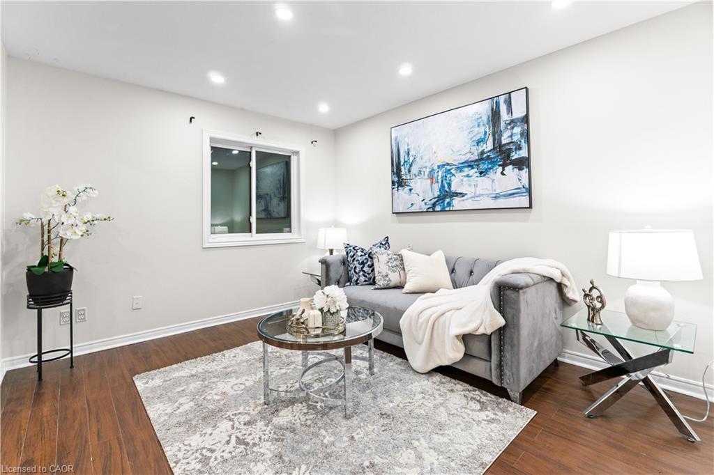 26 Woolwich Street, Kitchener, ON - Indoor Photo Showing Living Room