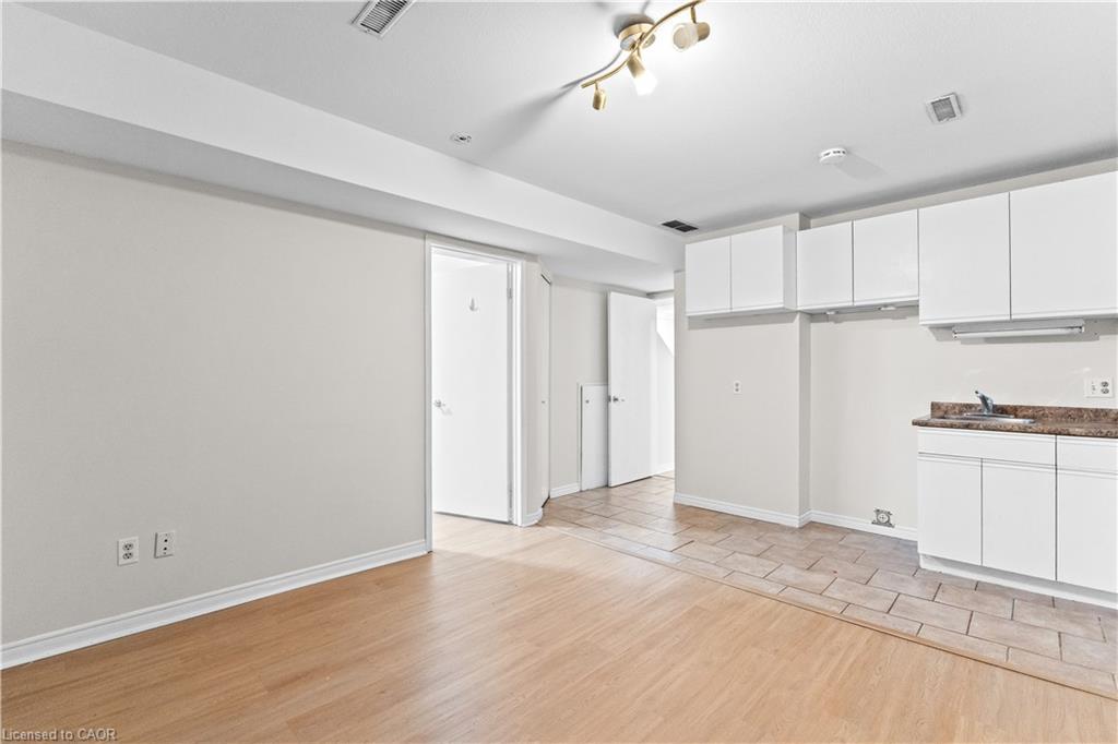 26 Woolwich Street, Kitchener, ON - Indoor