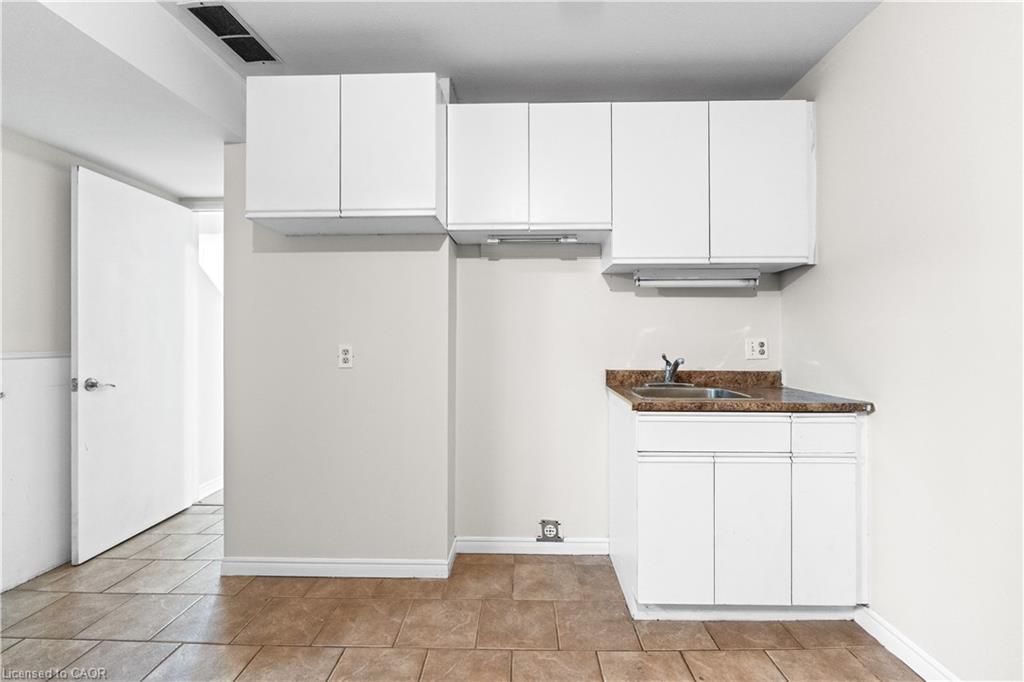 26 Woolwich Street, Kitchener, ON - Indoor