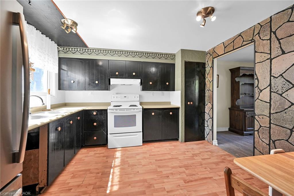 A11-25 Britten Close, Hamilton, ON - Indoor Photo Showing Kitchen