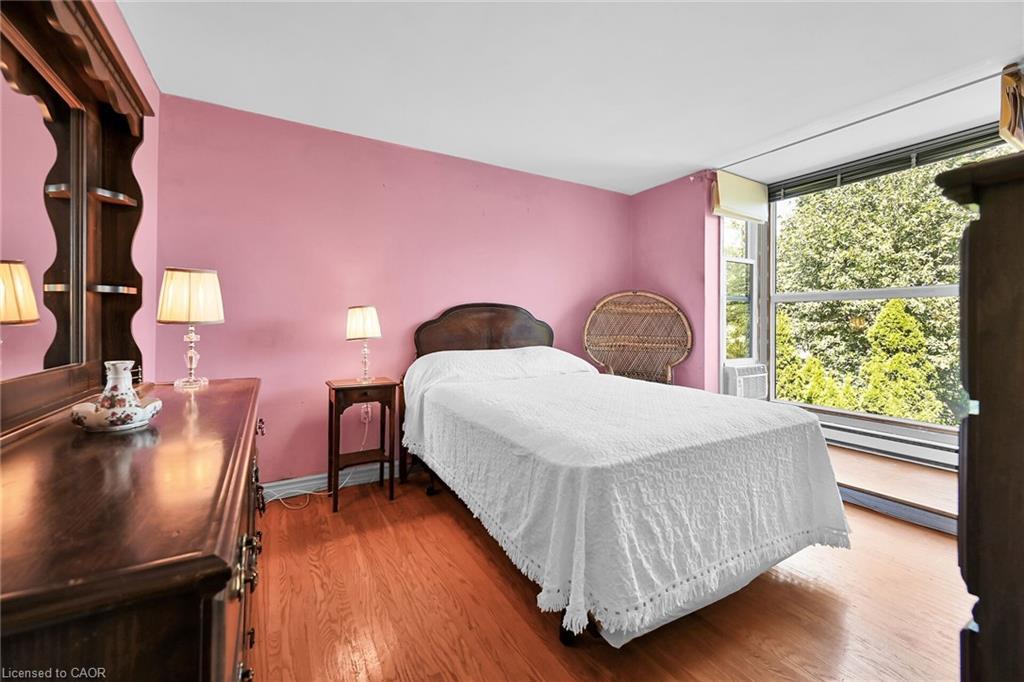 A11-25 Britten Close, Hamilton, ON - Indoor Photo Showing Bedroom