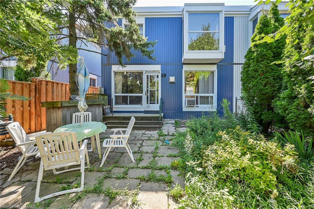 A11-25 Britten Close, Hamilton, ON - Outdoor