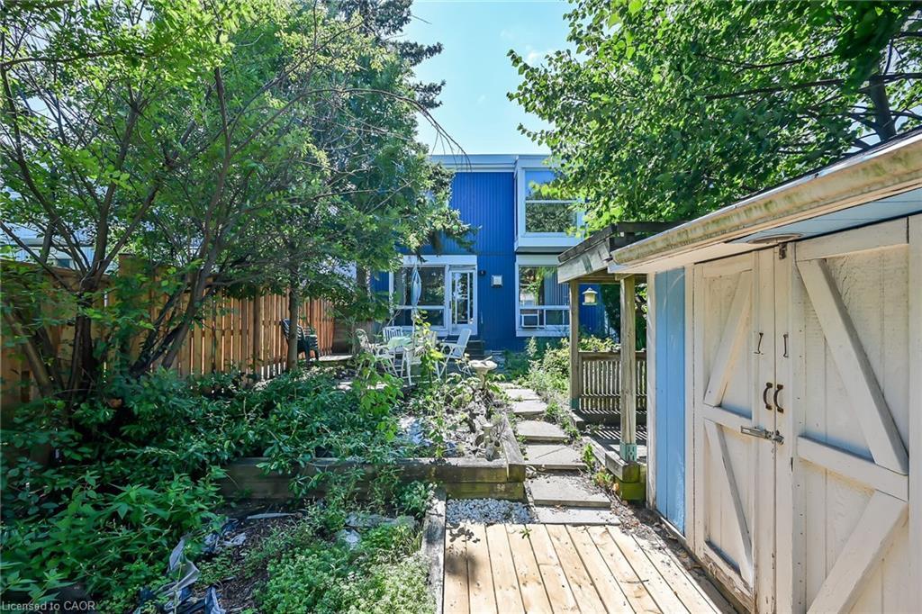 A11-25 Britten Close, Hamilton, ON - Outdoor