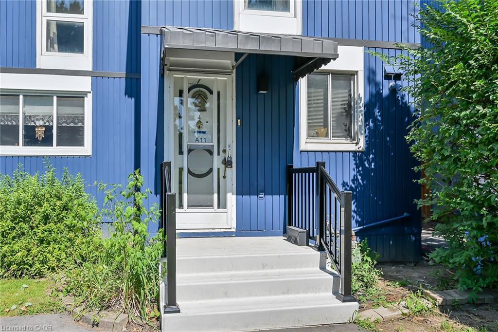 A11-25 Britten Close, Hamilton, ON - Outdoor