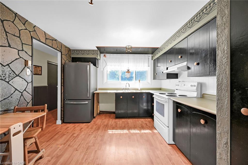 A11-25 Britten Close, Hamilton, ON - Indoor Photo Showing Kitchen