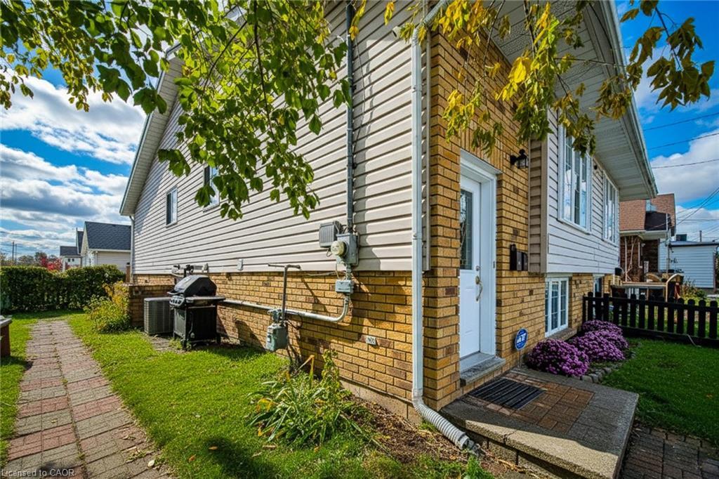 103 Vine Street S, St. Catharines, ON - Outdoor With Deck Patio Veranda