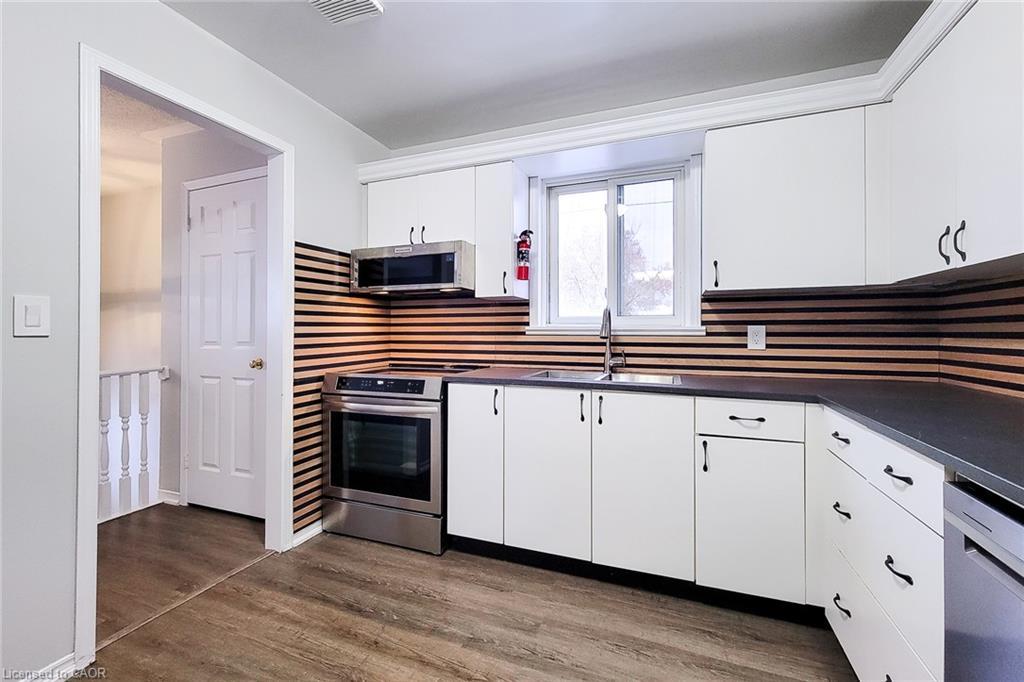 103 Vine Street S, St. Catharines, ON - Indoor Photo Showing Kitchen