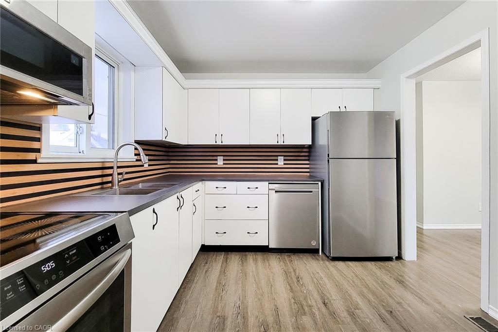 103 Vine Street S, St. Catharines, ON - Indoor Photo Showing Kitchen With Stainless Steel Kitchen