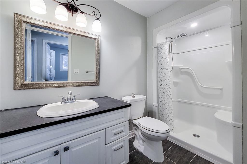 103 Vine Street S, St. Catharines, ON - Indoor Photo Showing Bathroom