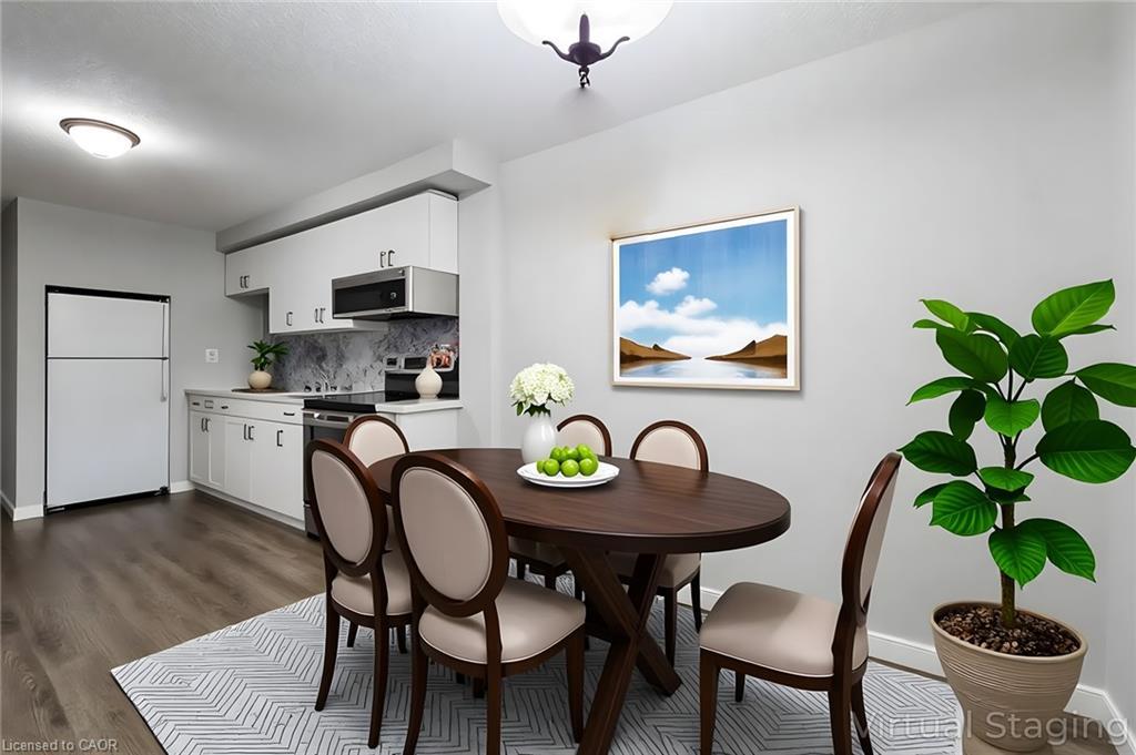 103 Vine Street S, St. Catharines, ON - Indoor Photo Showing Dining Room