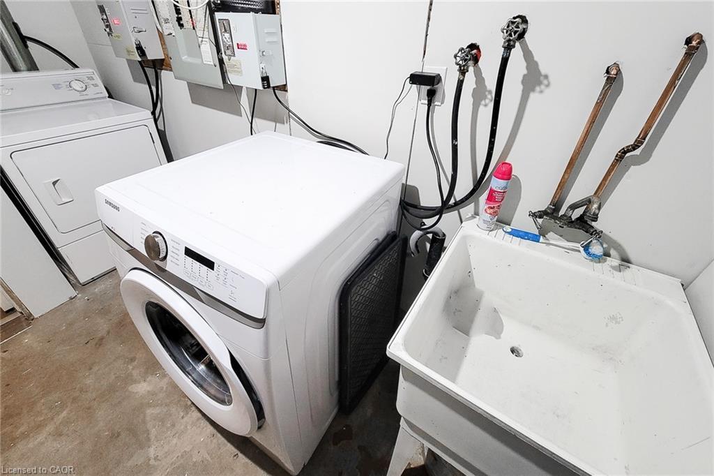 103 Vine Street S, St. Catharines, ON - Indoor Photo Showing Laundry Room