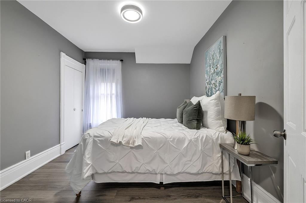 174 William Street, Brantford, ON - Indoor Photo Showing Bedroom