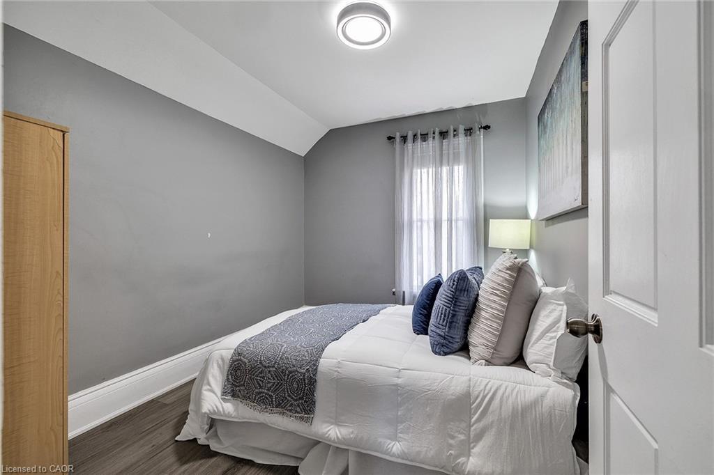 174 William Street, Brantford, ON - Indoor Photo Showing Bedroom
