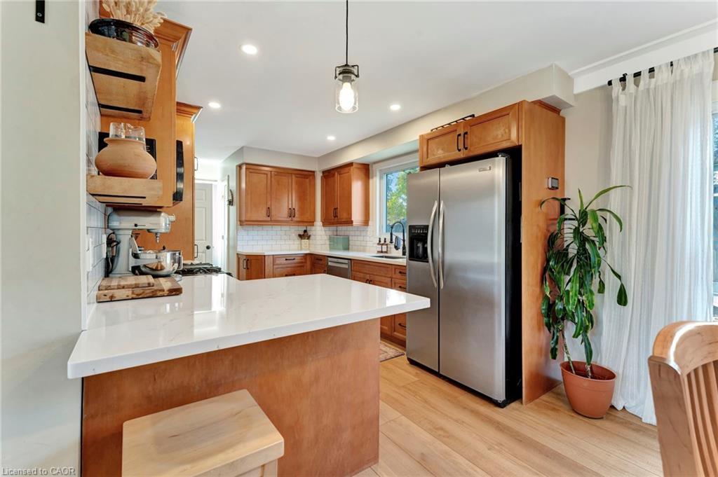 8 Grenoble Road, Hamilton, ON - Indoor Photo Showing Kitchen