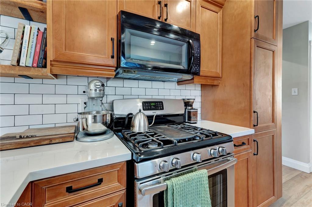 8 Grenoble Road, Hamilton, ON - Indoor Photo Showing Kitchen