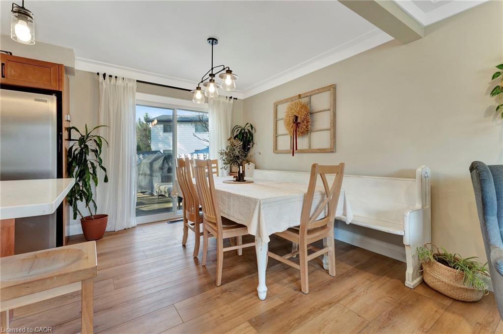 8 Grenoble Road, Hamilton, ON - Indoor Photo Showing Dining Room