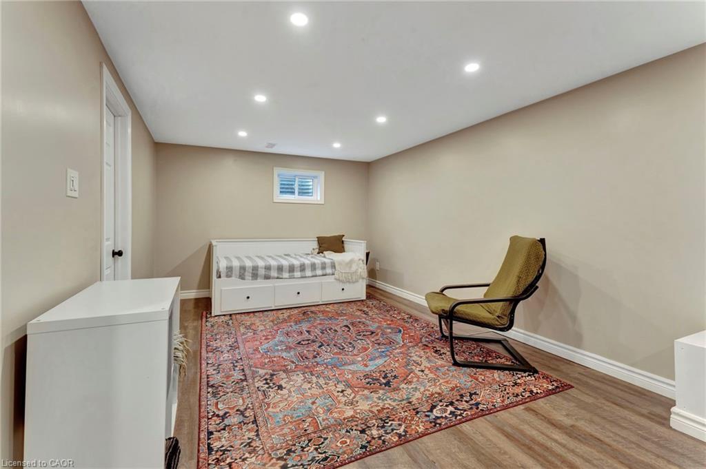 8 Grenoble Road, Hamilton, ON - Indoor Photo Showing Other Room