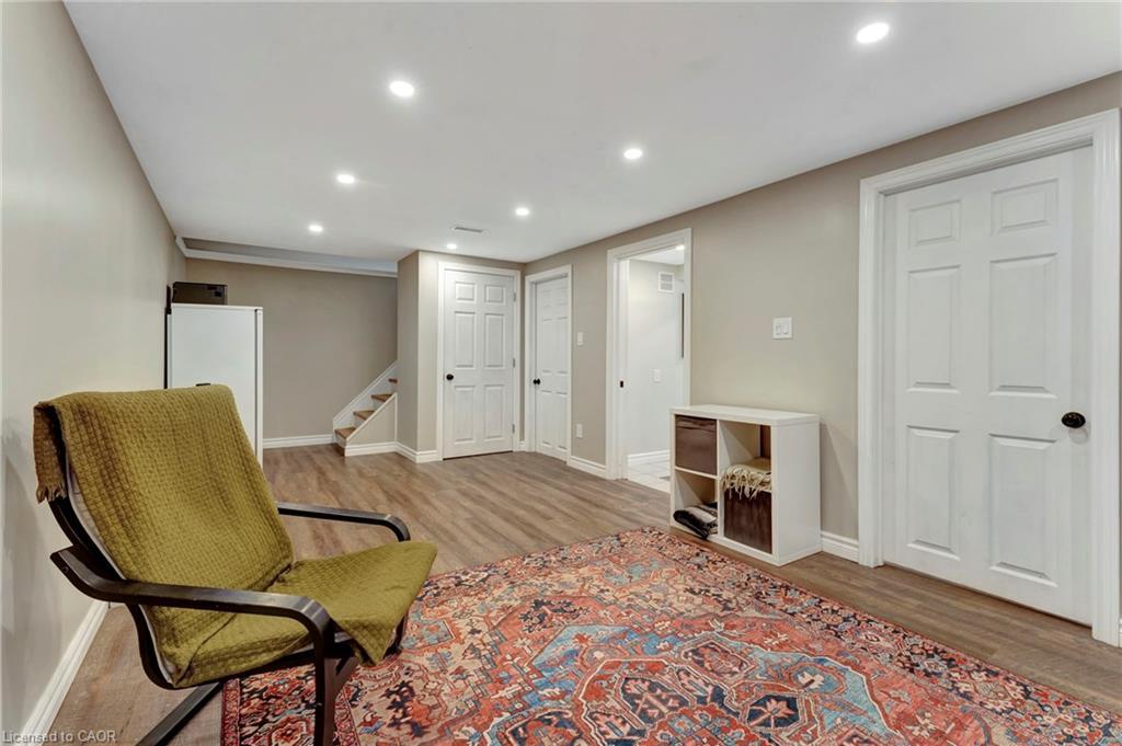 8 Grenoble Road, Hamilton, ON - Indoor