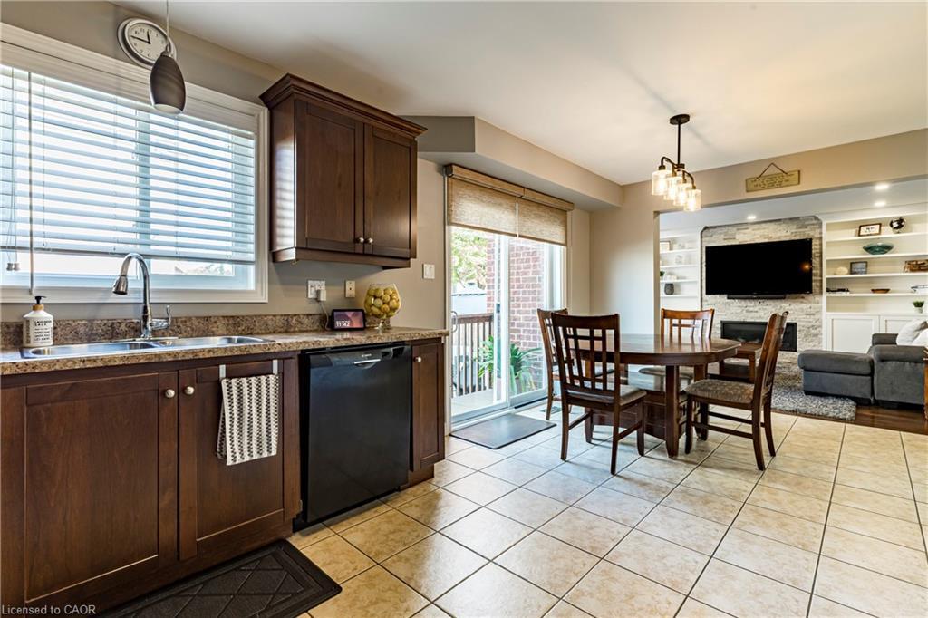 28 Springbreeze Heights, Hamilton, ON - Indoor